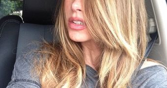 Sofia Vergara is back to blonde, just in time for the summer