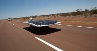 Solar Car Establishes New Guinness World Record