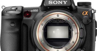 Sony Alpha A850 full frame 35mm DSLR