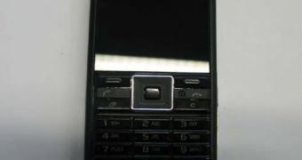 Sony Ericsson C902 at the FCC tests