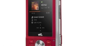 Sony Ericsson W910i Starts Playing in Romania