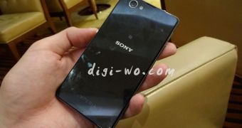 Sony Xperia Z1 mini leaks again