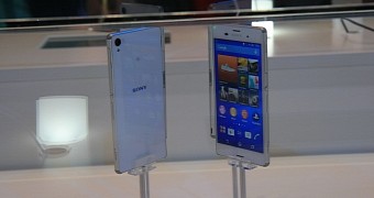 Sony Xperia Z3 (back and front)
