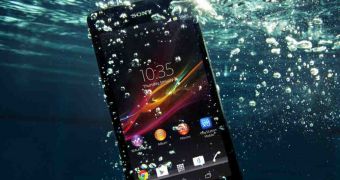 Sony Xperia ZR Goes Official with 4.55’’ Screen, Waterproof Capabilities