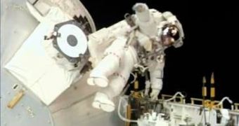 Garrett Reisman during the spacewalk yesterday