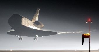 Image of space shuttle Endeavor during landing