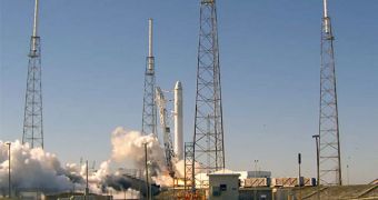 SpaceX Does Static Test, Prepares for Launch