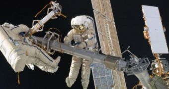 Cosmonauts Oleg Kononenko and Anton Shkaplerov (RosCosmos) carried out the spacewalk in order to remove one of the Strela cranes from the Pirs module