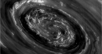 Giand polar storm on Saturn revealed by NASA photos