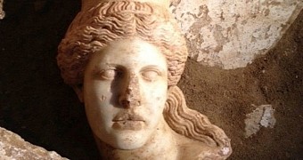 Sphinx head found inside Alexander the Great era tomb in Greece