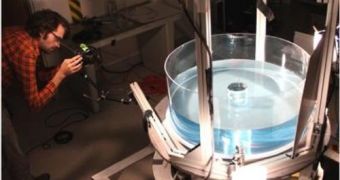 Spinning Water Tanks Explain Large-Scale Fluid Dynamics