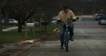 86-year-old works as a paperboy