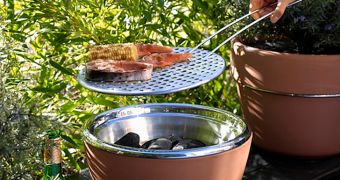 Innovative flower pot doubles as a mini grill