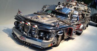 Man uses junk to build an impressive limousine