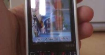 Sony Ericsson P700i Spy Shot, unfortunately rather blurry
