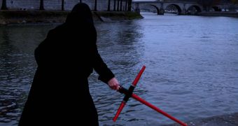 Lightsaber with crossguard