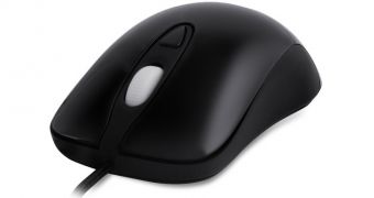 SteelSeries Kinzu v2 Pro Edition Mouse Scurries Around Europe