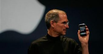 Steve Jobs presenting the iPhone 3G