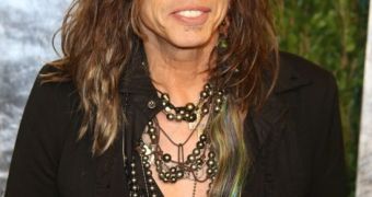 The Steven Tyler Act passes, could protect stars’ privacy against the paparazzi in Hawaii