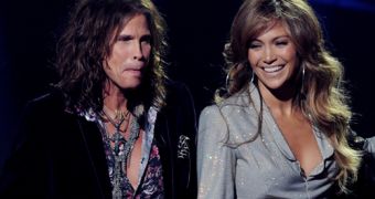 Steven Tyler and Jennifer Lopez will perform on American Idol before the season finale, producer reveals