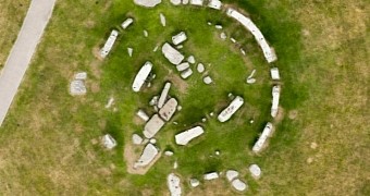 New evidence indicates that Stonehenge was once a full circle