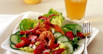 Delicious Strawberry Salad with Grilled Shrimp