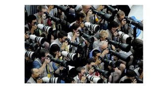 Lots of sports photographers
