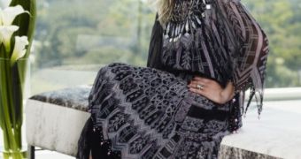 “You don’t need a lot of money” to be stylish, Rachel Zoe, stylist to the stars, explains in new interview