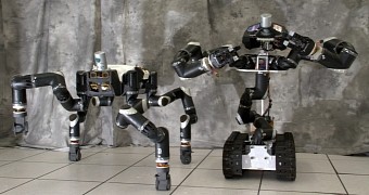 Surge Robot Is a Vaguely Humanoid Life Saver, RoboSimian Is More of a Spider