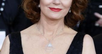 Susan Sarandon is gorgeous but plastic surgery has nothing to do it, she says