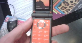 Motorola W450 in orange