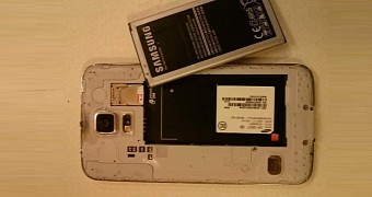 Burned Samsung Galaxy S5 with battery out