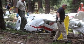 Plane crashes near Lake Tahoe, a passenger survives