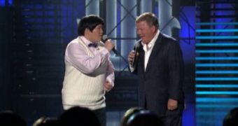 Lin Yu Chun and William Shatner sing “Total Eclipse of the Heart” on George Lopez