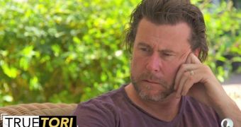 Dean McDermott cries crocodile tears when talking about how he cheated on wife Tori Spelling
