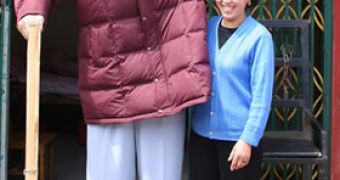 Tallest Woman in the World Dies in China, Was 7 Foot 8 (236 Cm)