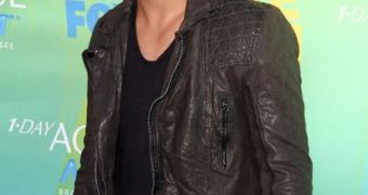 Taylor Lautner on the blue carpet at the Teen Choice Awards 2011