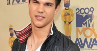 Taylor Lautner to Present ‘New Moon’ Footage at SCREAM Awards