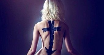 Taylor Momsen sheds her clothes on the new art cover for The Pretty Reckless