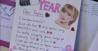 Hundreds of fan letters to Taylor Swift are discovered in dumpster in Nashville, mostly unopened