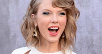 Taylor Swift Is Trying to Set Up Katie Holmes with Kellan Lutz