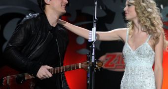 John Mayer and Taylor Swift have “icy” encounter after his scathing recent comments