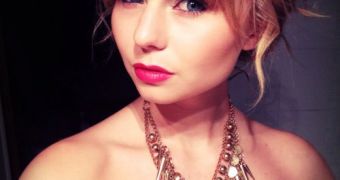 Xenna Kristian, 18, works as a Taylor Swift lookalike