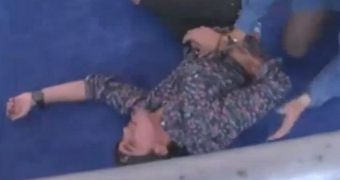 Teen Choice Awards 2014: The Janoskians Member Injured in Red Carpet Stunt – Video