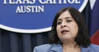 Sen. Leticia Van de Putte speaks on Texas abortion law