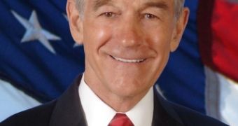 Ron Paul denies any connection with the spammers