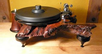 Burlwood, an exquisite choice for an unique turntable