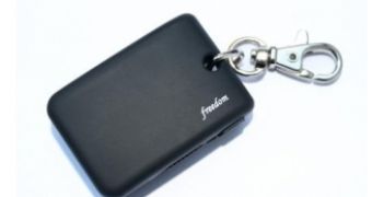 The Freedom Keychain GPS 2000 receiver