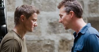 Jeremy Renner and Edward Norton face off in new “The Bourne Legacy” still