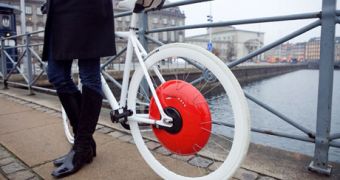 Powered by a 48-volt rechargeable battery the Copenhagen Wheel converts a regular 26-inch bike into a powerful hybrid
